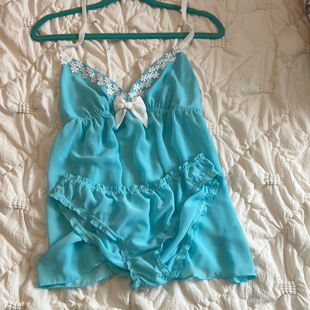 Chic Turquoise Lace Trim Sleepwear Set